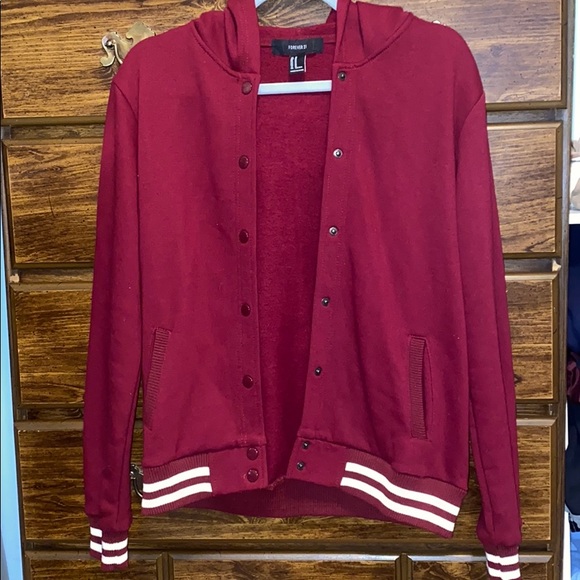 Button down maroon sweatshirt - Picture 2 of 3